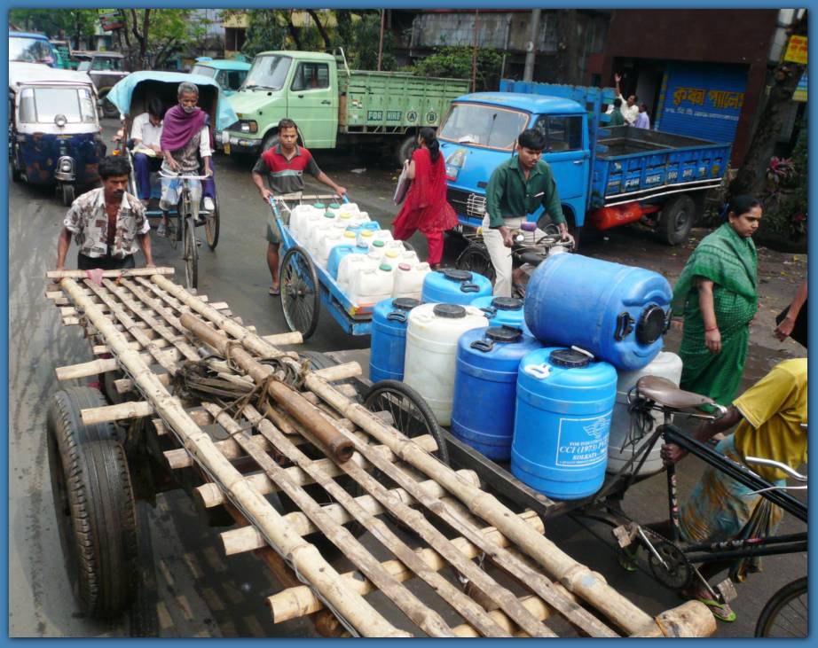 900x708 pixels (118K)